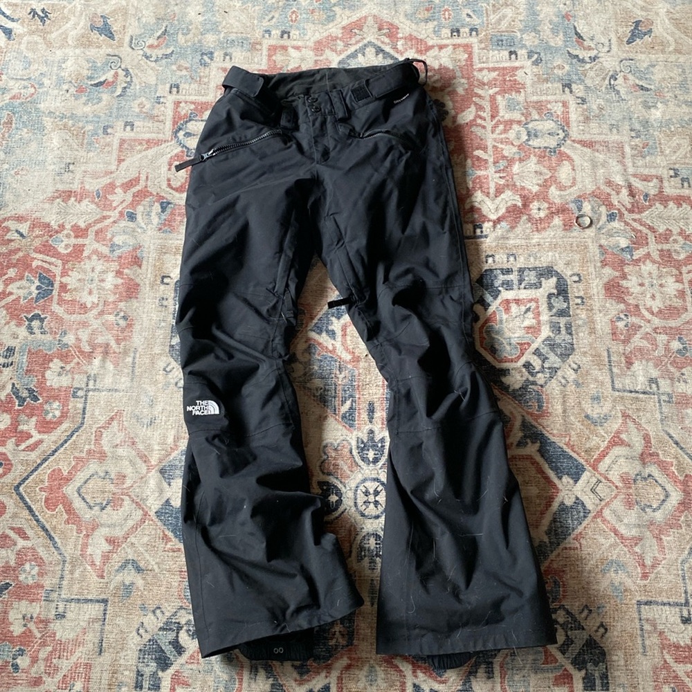 Women’s north face snowpants